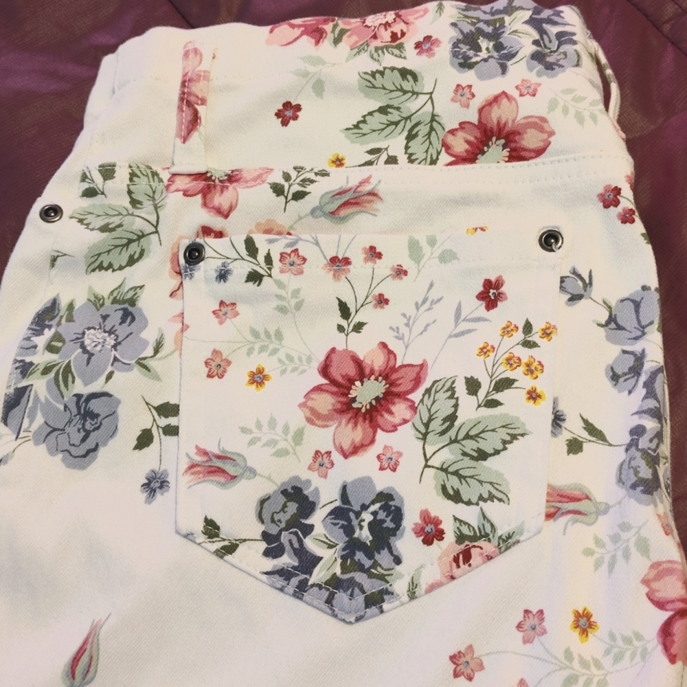 Terra & Sky 14w Jegging Capri Floral - Picture 3 of 3